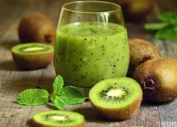 獼猴桃怎么剝皮方便 獼猴桃去皮技巧 獼猴桃怎么剝皮方便 獼猴桃去皮技巧