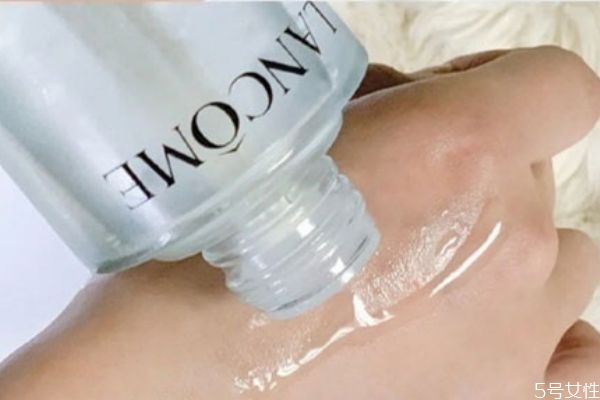 蘭蔻極光水的優(yōu)點有哪些 蘭蔻極光水評價 蘭蔻極光水的優(yōu)點有哪些 蘭蔻極光水評價