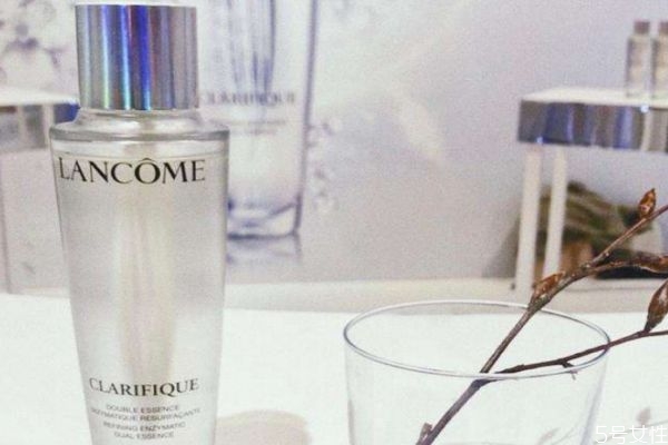 蘭蔻極光水怎么用 蘭蔻極光水搭配什么乳液 蘭蔻極光水怎么用 蘭蔻極光水搭配什么乳液