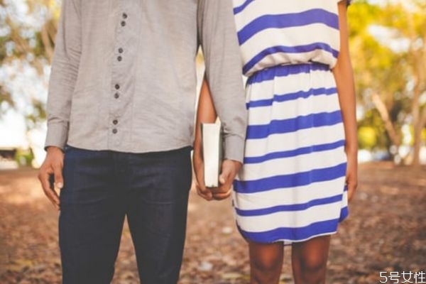 和男朋友約會(huì)聊什么話題 初次約會(huì)聊怎么不冷場(chǎng) 和男朋友約會(huì)聊什么話題 初次約會(huì)聊怎么不冷場(chǎng)