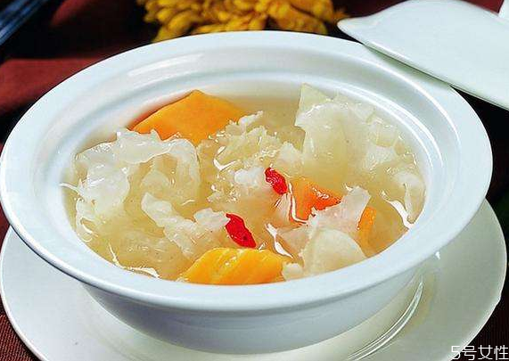 銀耳脆脆的是沒煮熟嗎 銀耳燉久了還有營(yíng)養(yǎng)嗎 銀耳脆脆的是沒煮熟嗎 銀耳燉久了還有營(yíng)養(yǎng)嗎