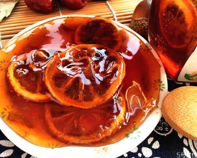 檸檬膏熬出來苦是怎么回事 檸檬膏為什么燉不成膏 檸檬膏熬出來苦是怎么回事 檸檬膏為什么燉不成膏