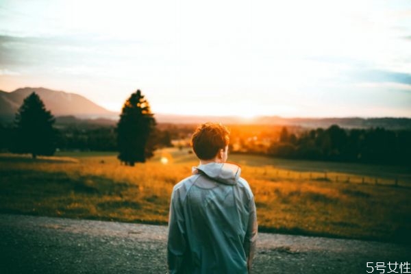 異地分居夫妻感情淡了怎么辦 夫妻分居多長感情就沒了 異地分居夫妻感情淡了怎么辦 夫妻分居多長感情就沒了