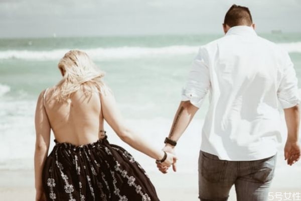 異地分居夫妻感情淡了怎么辦 夫妻分居多長感情就沒了 異地分居夫妻感情淡了怎么辦 夫妻分居多長感情就沒了