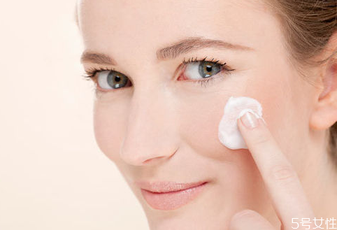 冬季補(bǔ)水面霜哪種好 冬季補(bǔ)水面霜推薦 冬季補(bǔ)水面霜哪種好 冬季補(bǔ)水面霜推薦