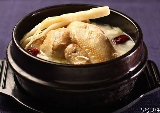 紅參燉雞放多少紅參 紅參燉雞的做法和功效 紅參燉雞放多少紅參 紅參燉雞的做法和功效