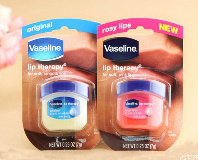 凡士林唇膏能天天用嗎 凡士林唇膏可以擦臉嗎 凡士林唇膏能天天用嗎 凡士林唇膏可以擦臉嗎