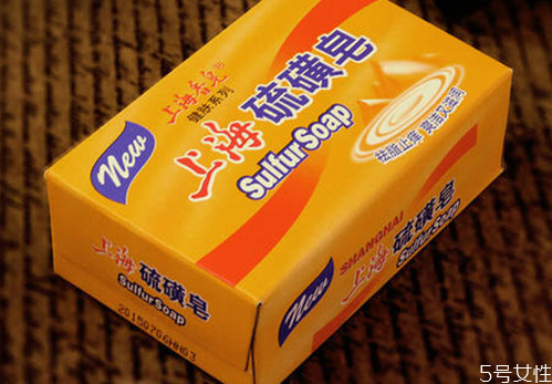 硫磺皂可以去頭皮屑嗎 硫磺皂洗頭的副作用 硫磺皂可以去頭皮屑嗎 硫磺皂洗頭的副作用