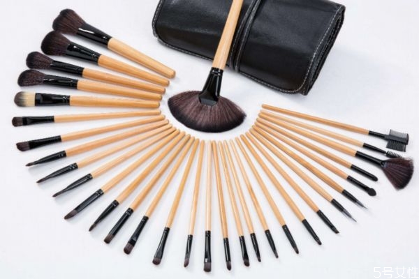 化妝刷第一次怎么清洗 化妝刷清洗要點 化妝刷第一次怎么清洗 化妝刷清洗要點