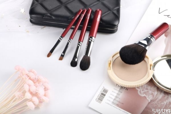 化妝刷有沒有保質期 化妝刷是越扎實蓬松越好嗎 化妝刷有沒有保質期 化妝刷是越扎實蓬松越好嗎