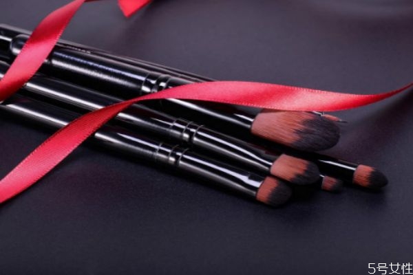 化妝刷第一次怎么清洗 化妝刷清洗要點 化妝刷第一次怎么清洗 化妝刷清洗要點