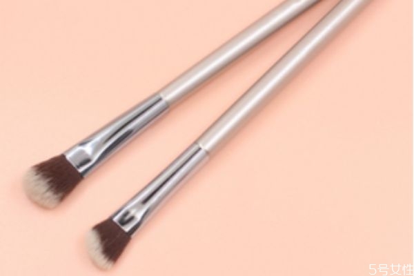 沒(méi)有鼻影刷怎么畫(huà)鼻影 鼻影刷都能干什么 沒(méi)有鼻影刷怎么畫(huà)鼻影 鼻影刷都能干什么