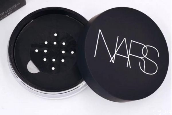 化妝后臉太白怎么補(bǔ)救 化完妝臉太白了怎么辦 化妝后臉太白怎么補(bǔ)救 化完妝臉太白了怎么辦