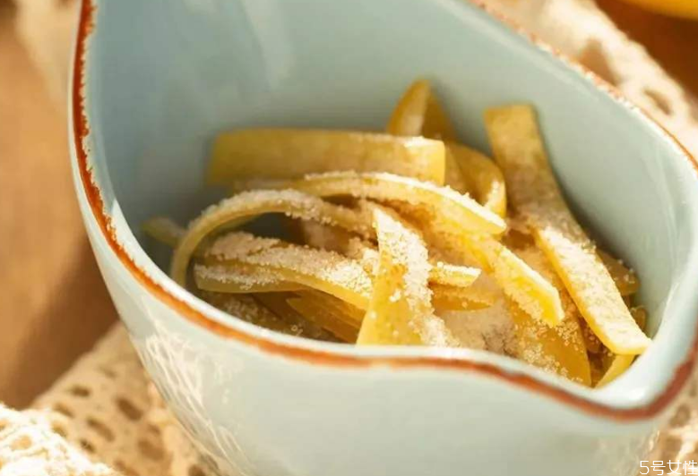 柚子糖怎么才能起糖霜 柚子皮糖的制作方法 柚子糖怎么才能起糖霜 柚子皮糖的制作方法