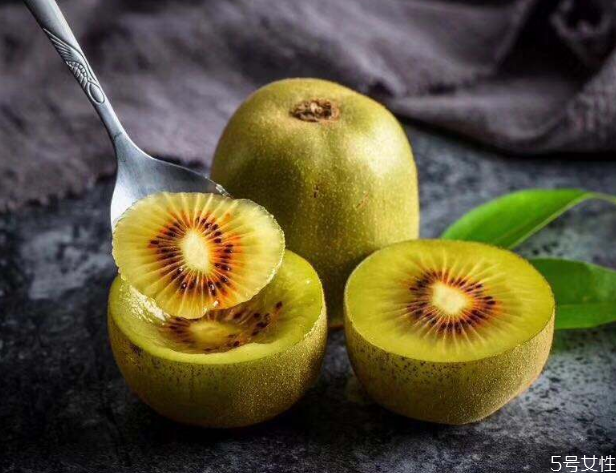 獼猴桃放了十幾天還是硬的 獼猴桃沒熟怎么辦 獼猴桃放了十幾天還是硬的 獼猴桃沒熟怎么辦