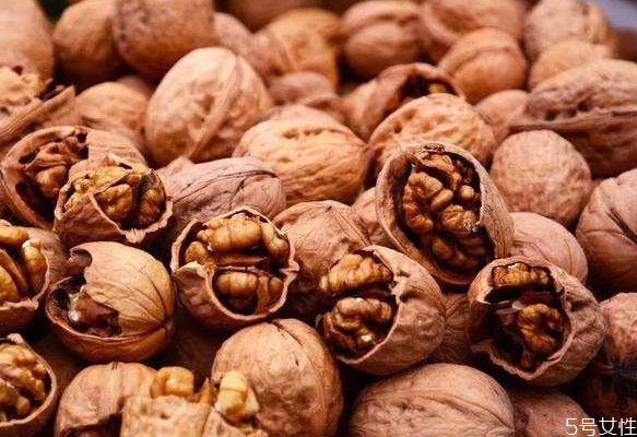 核桃有白毛但是仁沒壞能吃嗎 核桃有保質期嗎 核桃有白毛但是仁沒壞能吃嗎 核桃有保質期嗎