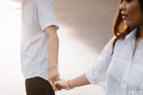 如何彌補(bǔ)對(duì)老婆的傷害 怎么勸老婆回心轉(zhuǎn)意