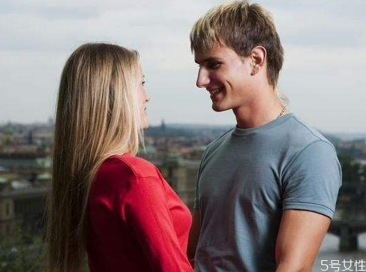 曖昧期該不該接受對(duì)方的禮物 曖昧期過不過情人節(jié) 曖昧期該不該接受對(duì)方的禮物 曖昧期過不過情人節(jié)