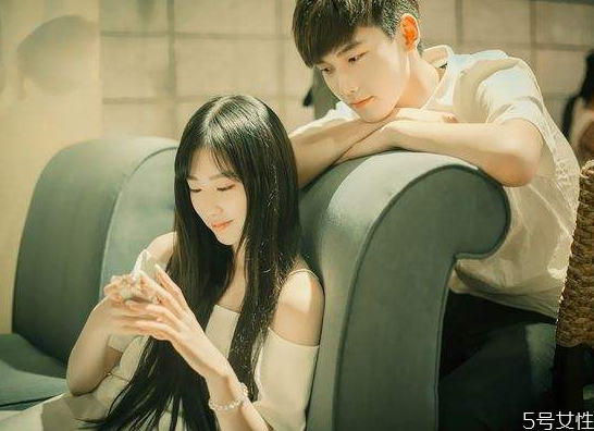 曖昧期牽手正常嗎 曖昧期牽手擁抱要拒絕嗎 曖昧期牽手正常嗎 曖昧期牽手擁抱要拒絕嗎