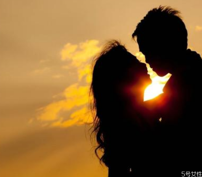 網(wǎng)戀如何保持新鮮感 網(wǎng)戀如何培養(yǎng)感情 網(wǎng)戀如何保持新鮮感 網(wǎng)戀如何培養(yǎng)感情