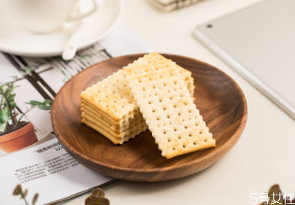 蘇打餅干可以減肥嗎 無糖蘇打餅干減肥可以吃嗎 蘇打餅干可以減肥嗎 無糖蘇打餅干減肥可以吃嗎