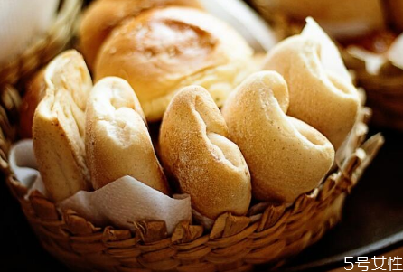 怎么看是不是真全麥面包 全麥面包的營(yíng)養(yǎng)價(jià)值 怎么看是不是真全麥面包 全麥面包的營(yíng)養(yǎng)價(jià)值