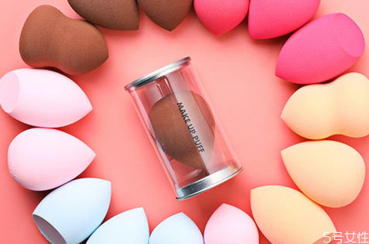 美妝蛋氣孔小還是大好 如何判斷美妝蛋質(zhì)量 美妝蛋氣孔小還是大好 如何判斷美妝蛋質(zhì)量