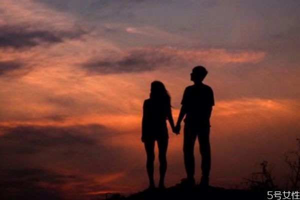 一般分手多久后男生想你 男人分手后越久越想她 一般分手多久后男生想你 男人分手后越久越想她