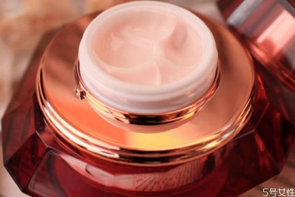 蝸牛霜起泥嗎 哪些人不適合用蝸牛霜 蝸牛霜起泥嗎 哪些人不適合用蝸牛霜