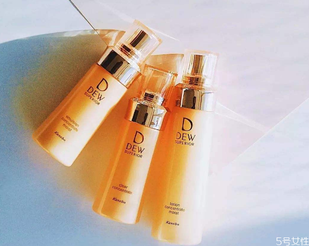 每天只擦水乳會怎么樣 水沒有了可以只涂乳嗎 每天只擦水乳會怎么樣 水沒有了可以只涂乳嗎