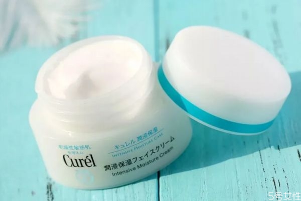 面霜為什么油膩 保濕不油膩的面霜推薦 面霜為什么油膩 保濕不油膩的面霜推薦