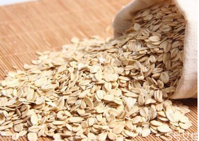 燕麥片生吃會(huì)怎么樣 燕麥片生的怎么炒熟放的久 燕麥片生吃會(huì)怎么樣 燕麥片生的怎么炒熟放的久