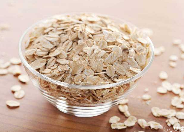 燕麥片生吃會(huì)怎么樣 燕麥片生的怎么炒熟放的久 燕麥片生吃會(huì)怎么樣 燕麥片生的怎么炒熟放的久