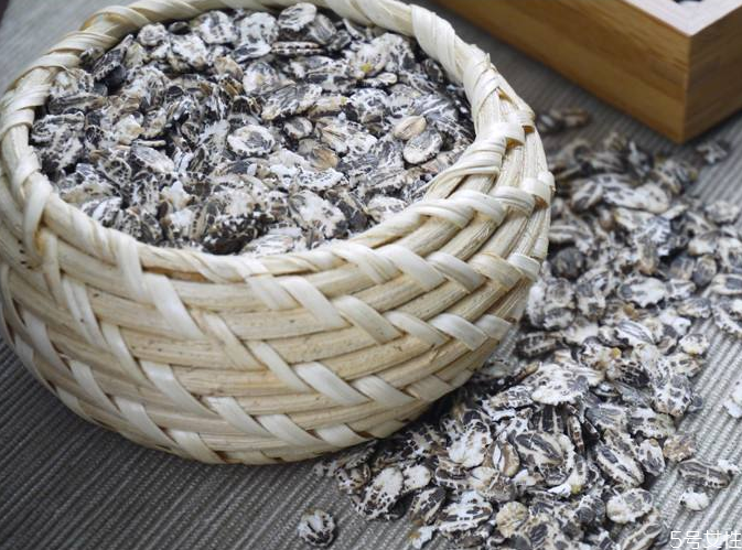 黑燕麥和白燕麥哪個減肥 黑燕麥片的食用方法 ? 黑燕麥和白燕麥哪個減肥 黑燕麥片的食用方法 ?