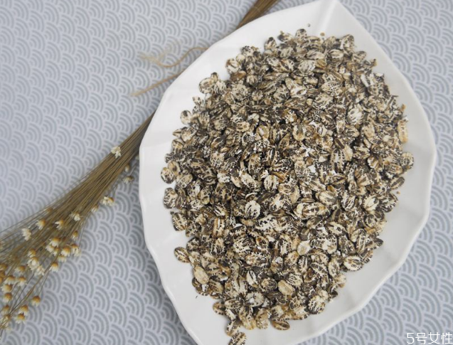 黑燕麥和白燕麥哪個減肥 黑燕麥片的食用方法 ? 黑燕麥和白燕麥哪個減肥 黑燕麥片的食用方法 ?