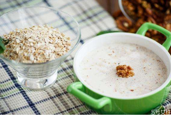 牛奶燕麥粥可以減肥嗎 牛奶燕麥粥的做法 牛奶燕麥粥可以減肥嗎 牛奶燕麥粥的做法