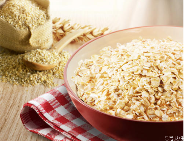 麥片用熱牛奶還是冷牛奶 麥片用什么牛奶泡好喝 麥片用熱牛奶還是冷牛奶 麥片用什么牛奶泡好喝