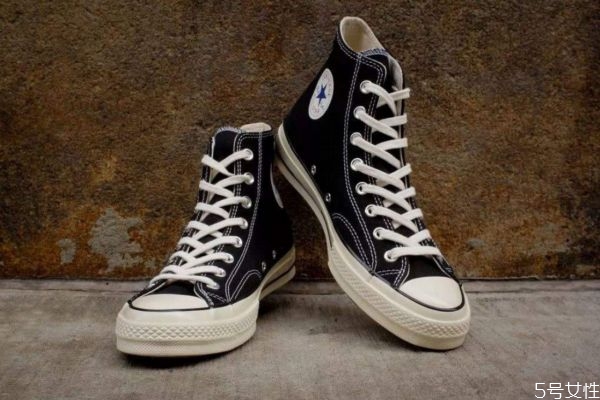 匡威的鞋好穿嗎 匡威鞋怎么搭配好看 匡威的鞋好穿嗎 匡威鞋怎么搭配好看