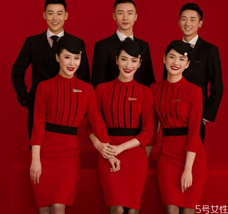 為什么空姐穿短裙 為什么空姐總是拖著箱子 為什么空姐穿短裙 為什么空姐總是拖著箱子