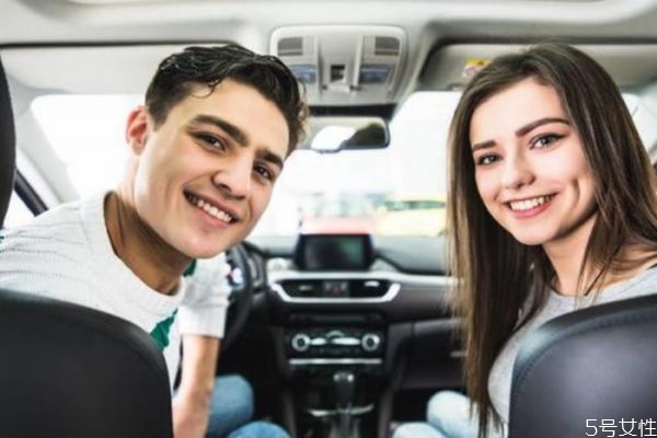 10秒測男生喜不喜歡你 區(qū)分錯(cuò)覺和真正喜歡 10秒測男生喜不喜歡你 區(qū)分錯(cuò)覺和真正喜歡