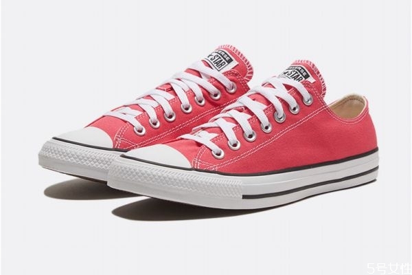 匡威帆布鞋多少錢一雙 匡威鞋能水洗嗎 匡威帆布鞋多少錢一雙 匡威鞋能水洗嗎