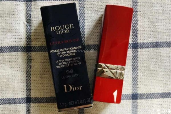 迪奧黑管紅管哪個好 迪奧紅管和黑管的區(qū)別 迪奧黑管紅管哪個好 迪奧紅管和黑管的區(qū)別