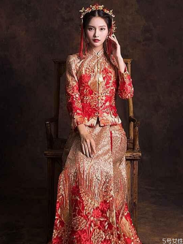 冬天的旗袍有哪些款式 冬天旗袍的三種搭配 冬天的旗袍有哪些款式 冬天旗袍的三種搭配