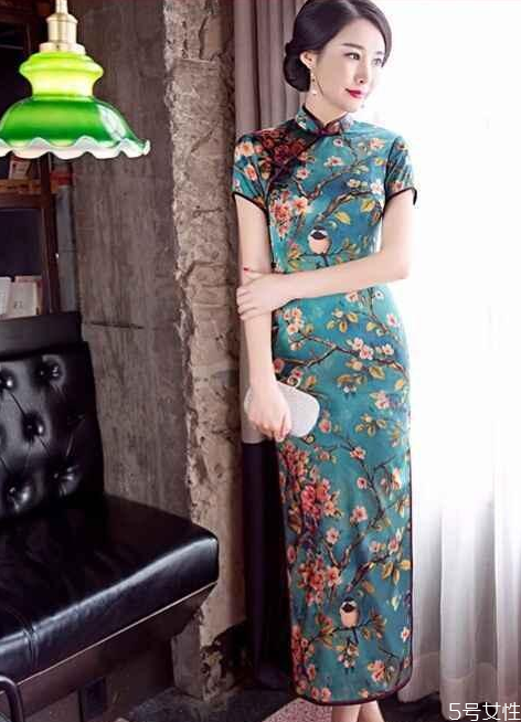 冬天的旗袍有哪些款式 冬天旗袍的三種搭配 冬天的旗袍有哪些款式 冬天旗袍的三種搭配