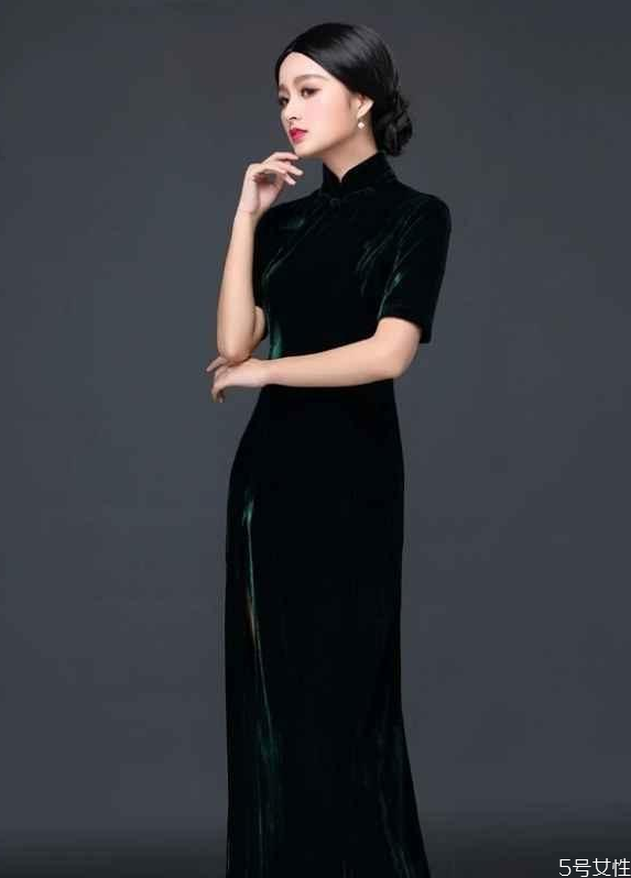 冬天的旗袍有哪些款式 冬天旗袍的三種搭配 冬天的旗袍有哪些款式 冬天旗袍的三種搭配