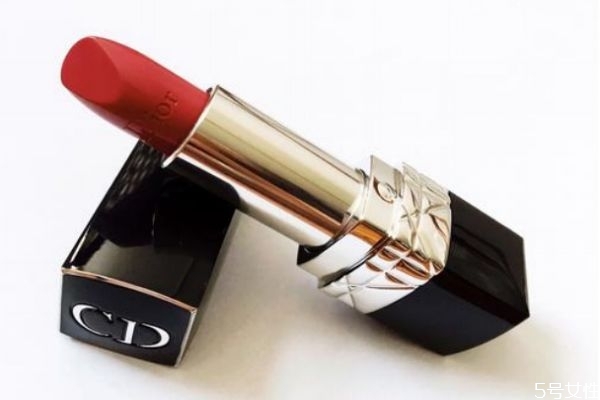 迪奧口紅為什么有氣孔 迪奧口紅表面有水珠是怎么回事 迪奧口紅為什么有氣孔 迪奧口紅表面有水珠是怎么回事