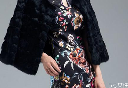 冬天應(yīng)該穿什么樣的旗袍 冬天旗袍搭配 冬天應(yīng)該穿什么樣的旗袍 冬天旗袍搭配