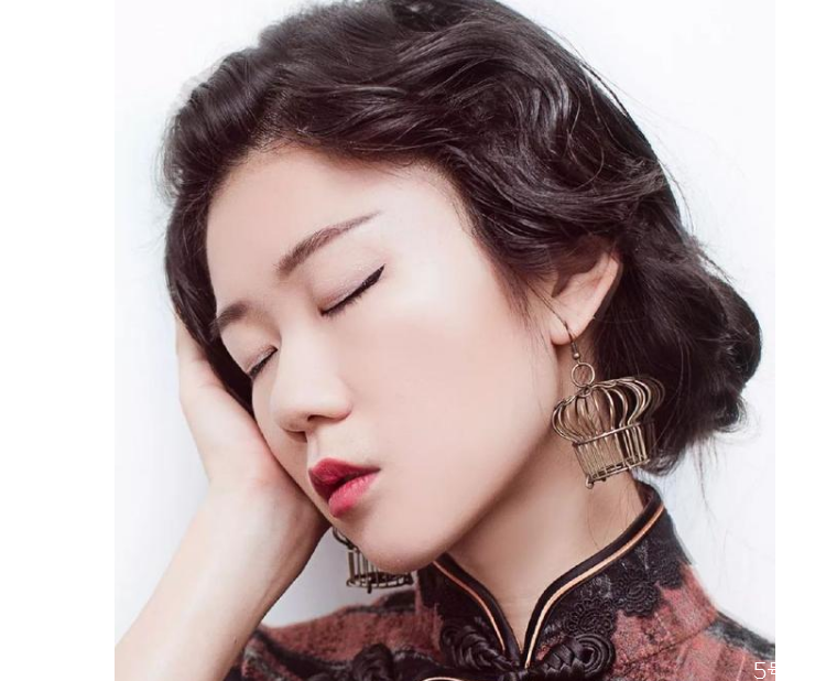 穿旗袍配什么耳環(huán)好看 穿旗袍耳飾搭配技巧 穿旗袍配什么耳環(huán)好看 穿旗袍耳飾搭配技巧