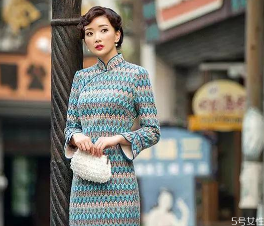 穿旗袍不戴項鏈好看嗎 穿旗袍配什么項鏈好看 穿旗袍不戴項鏈好看嗎 穿旗袍配什么項鏈好看