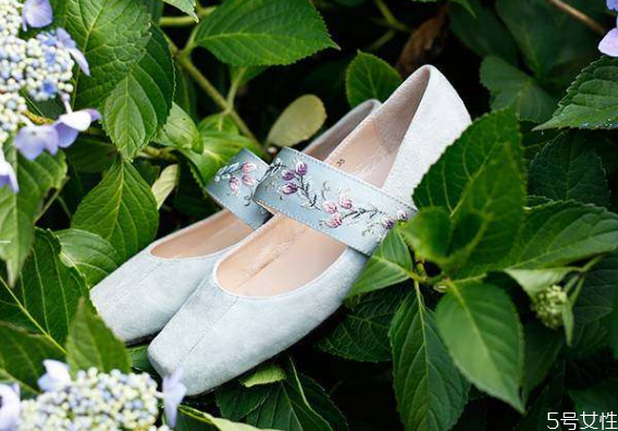 怎么穿旗袍日常 如何將旗袍穿出時(shí)尚感 怎么穿旗袍日常 如何將旗袍穿出時(shí)尚感